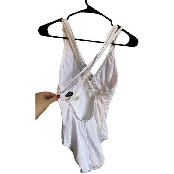 NWOT LA BLANCA Island Goddess Multistrap Cross Back One Piece Swimsuit - Picture 3 of 5